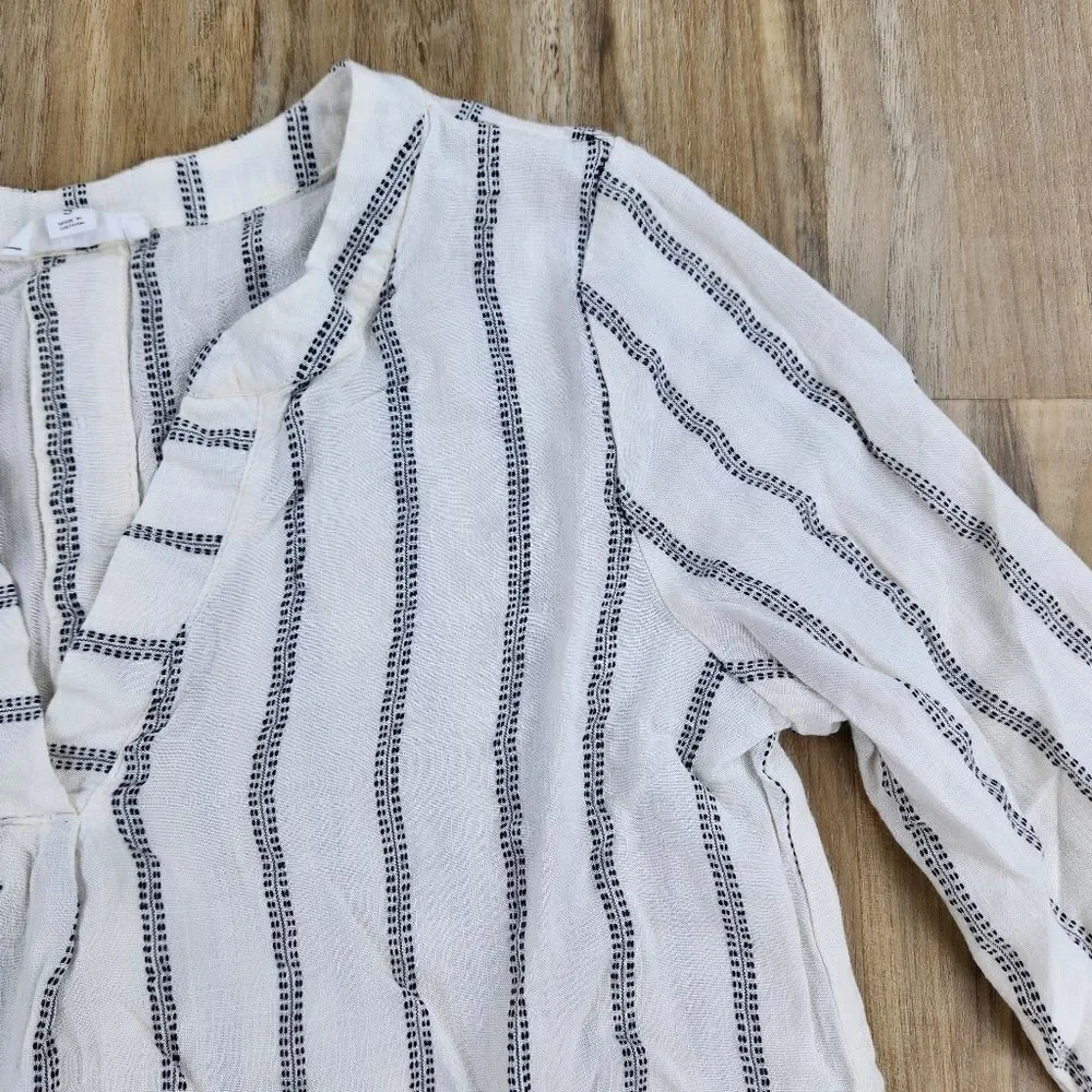 🔹️Mine Ivory & Black Striped Decorative Button Back 3/4 Sleeve Top Small